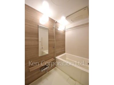 Bath ※Photo of the same layout on 28 floor. Decoration and fixture may differ.