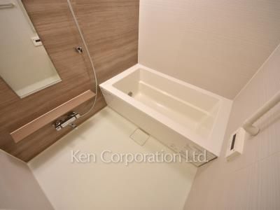 Bath ※Photo of the same layout on 28 floor. Decoration and fixture may differ.