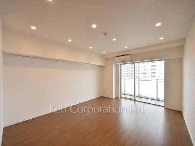Living-Dining ※Photo of the same layout on 28 floor. Decoration and fixture may differ.