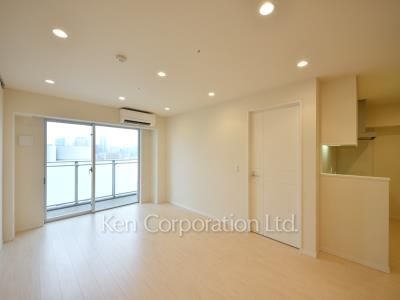 Living-Dining ※Photo of the same layout on 20 floor. Decoration and fixture may differ.