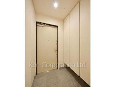 Entrance ※Photo of the same layout on 20 floor. Decoration and fixture may differ.
