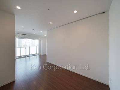 Living-Dining ※Photo of the same layout on 22 floor. Decoration and fixture may differ.