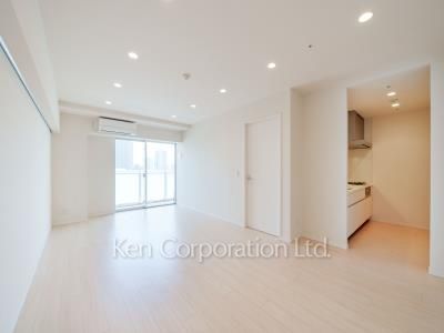 Living-Dining ※Photo of the same layout on 19 floor. Decoration and fixture may differ.