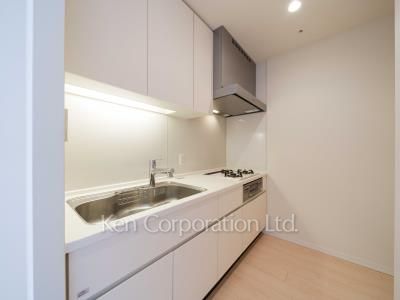 Kitchen ※Photo of the same layout on 19 floor. Decoration and fixture may differ.
