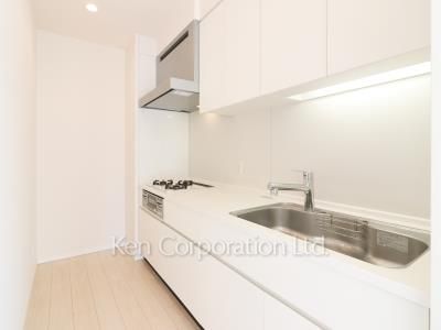 Kitchen ※Photo of the same layout on 38 floor. Decoration and fixture may differ.