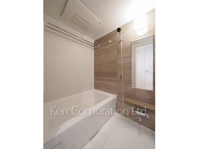 Bath ※Photo of the same layout on 18 floor. Decoration and fixture may differ.