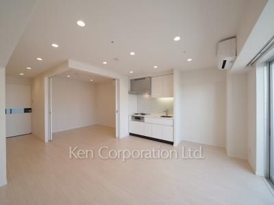 Living-Dining ※Photo of the same layout on 18 floor. Decoration and fixture may differ.