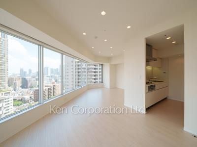 Living-Dining ※Photo of the same layout on 20 floor. Decoration and fixture may differ.