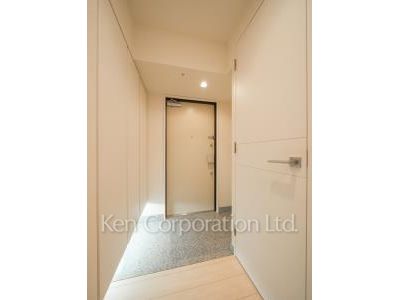 Entrance ※Photo of the same layout on 20 floor. Decoration and fixture may differ.