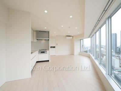 Living-Dining ※Photo of the same layout on 20 floor. Decoration and fixture may differ.
