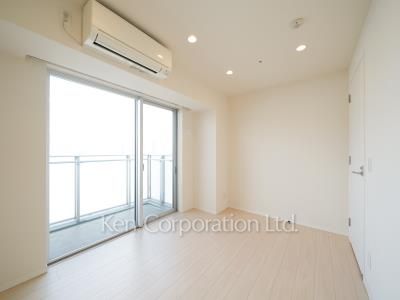Bedroom ※Photo of the same layout on 14 floor. Decoration and fixture may differ.