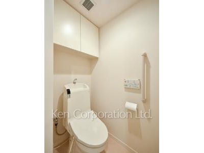 Lavatory ※Photo of the same layout on 24 floor. Decoration and fixture may differ.