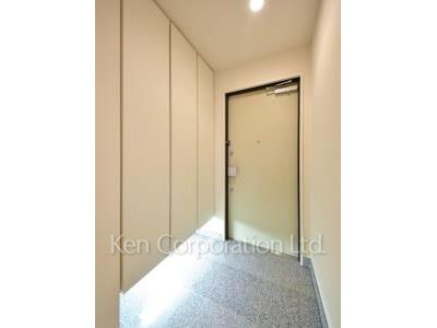 Entrance ※Photo of the same layout on 24 floor. Decoration and fixture may differ.
