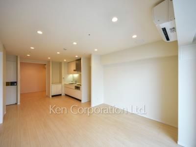 Living-Dining ※Photo of the same layout on 24 floor. Decoration and fixture may differ.