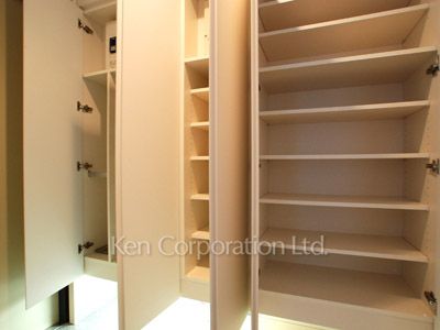 Shoes Closet ※Photo of the same layout on 36 floor. Decoration and fixture may differ.