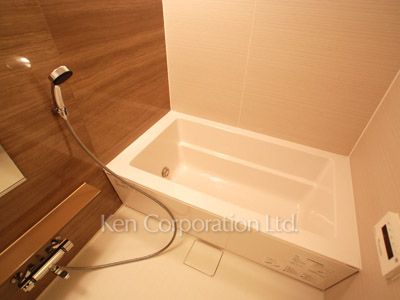Bath ※Photo of the same layout on 36 floor. Decoration and fixture may differ.