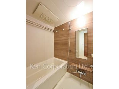 Bath ※Photo of the same layout on 33 floor. Decoration and fixture may differ.