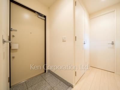 Entrance ※Photo of the same layout on 38 floor. Decoration and fixture may differ.