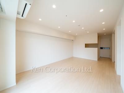 Living-Dining ※Photo of the same layout on 38 floor. Decoration and fixture may differ.