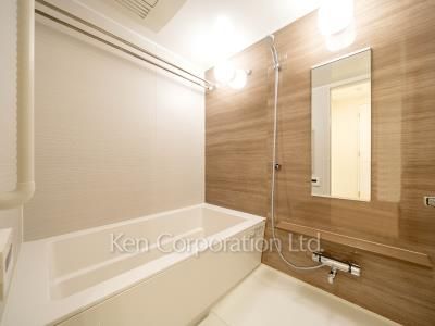 Bath ※Photo of the same layout on 38 floor. Decoration and fixture may differ.