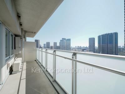 Entrance ※Photo of the same layout on 21 floor. Decoration and fixture may differ.