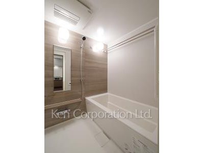 Bath ※Photo of the same layout on 21 floor. Decoration and fixture may differ.