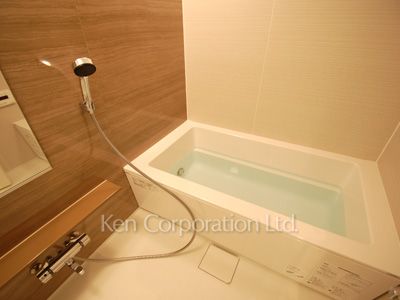 Bath ※Photo of the same layout on 36 floor. Decoration and fixture may differ.