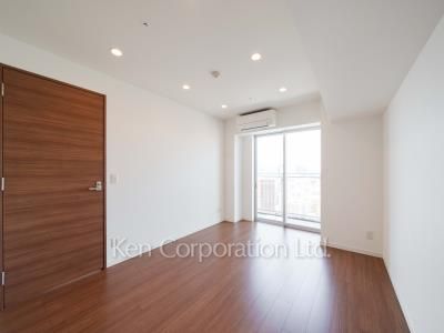 Bedroom ※Photo of the same layout on 34 floor. Decoration and fixture may differ.