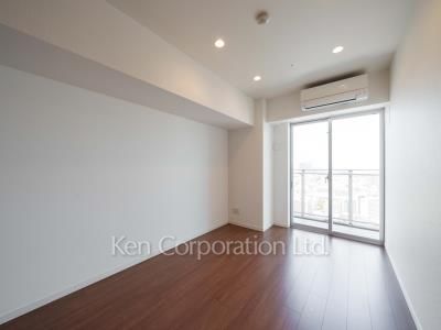 Bedroom ※Photo of the same layout on 34 floor. Decoration and fixture may differ.