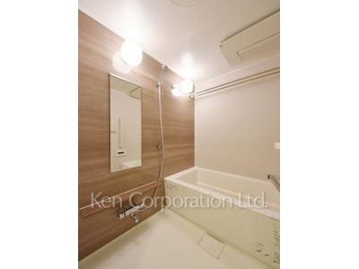 Bath ※Photo of the same layout on 37 floor. Decoration and fixture may differ.