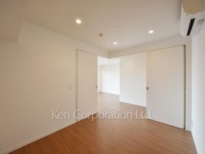 Bedroom ※Photo of the same layout on 34 floor. Decoration and fixture may differ.