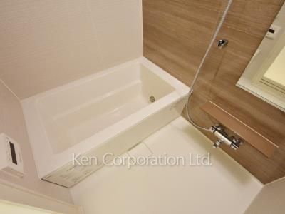 Bath ※Photo of the same layout on 34 floor. Decoration and fixture may differ.