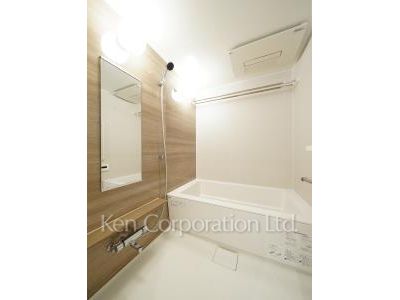 Bath ※Photo of the same layout on 17 floor. Decoration and fixture may differ.