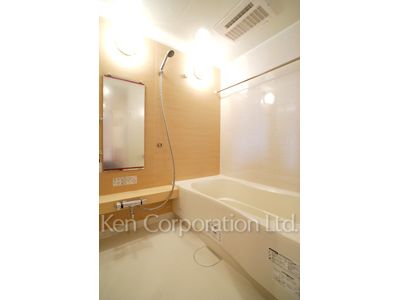 Bath ※Photo of the same layout on 13 floor. Decoration and fixture may differ.