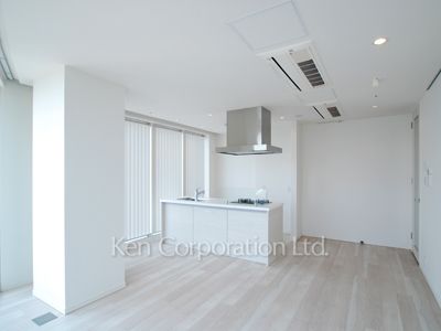 Living-Dining ※Photo of the same layout on 23 floor. Decoration and fixture may differ.