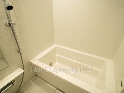 Bath ※Photo of the same layout on 23 floor. Decoration and fixture may differ.
