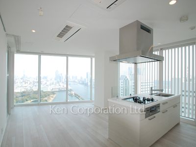 Living-Dining ※Photo of the same layout on 23 floor. Decoration and fixture may differ.