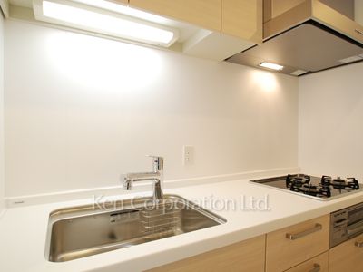 Kitchen ※Photo of the same layout on 16 floor. Decoration and fixture may differ.