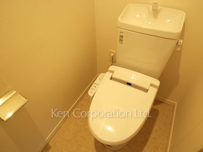 Lavatory ※Photo of the same layout on 16 floor. Decoration and fixture may differ.