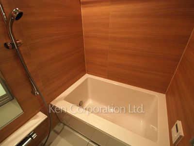 Bath ※Photo of the same layout on 16 floor. Decoration and fixture may differ.