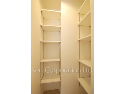 Storage ※Photo of the same layout on 16 floor. Decoration and fixture may differ.