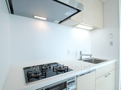 Kitchen ※Photo of the same layout on 16 floor. Decoration and fixture may differ.