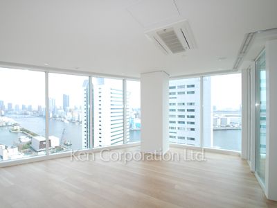 Living-Dining ※Photo of the same layout on 16 floor. Decoration and fixture may differ.