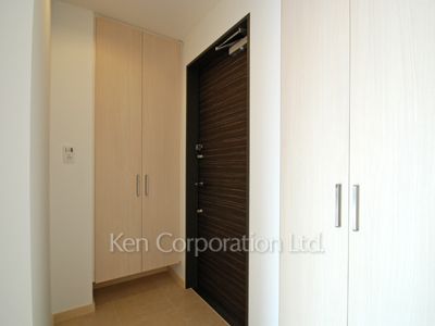 Entrance ※Photo of the same layout on 16 floor. Decoration and fixture may differ.
