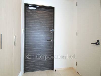 Entrance ※Photo of the same layout on 23 floor. Decoration and fixture may differ.
