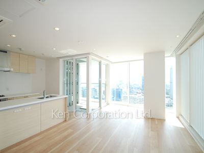 Living-Dining ※Photo of the same layout on 16 floor. Decoration and fixture may differ.