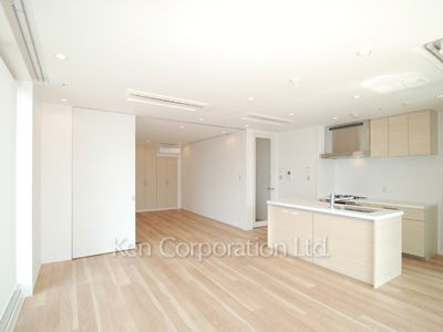 Living-Dining ※Photo of the same layout on 16 floor. Decoration and fixture may differ.