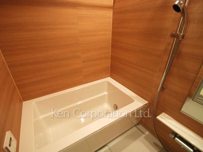 Bath ※Photo of the same layout on 16 floor. Decoration and fixture may differ.