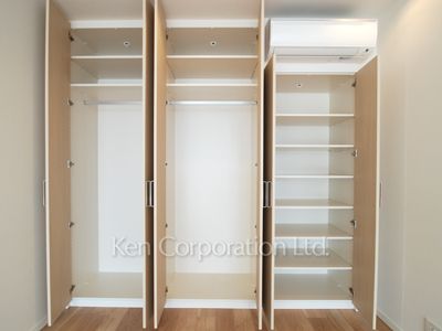Closet ※Photo of the same layout on 16 floor. Decoration and fixture may differ.