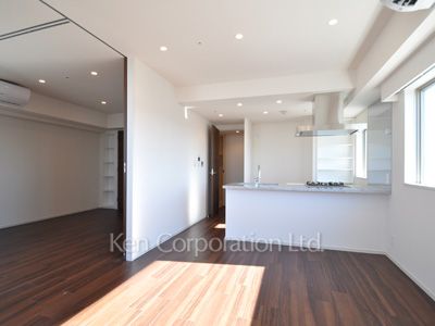 Living-Dining ※Photo of the same layout on 15 floor. Decoration and fixture may differ.